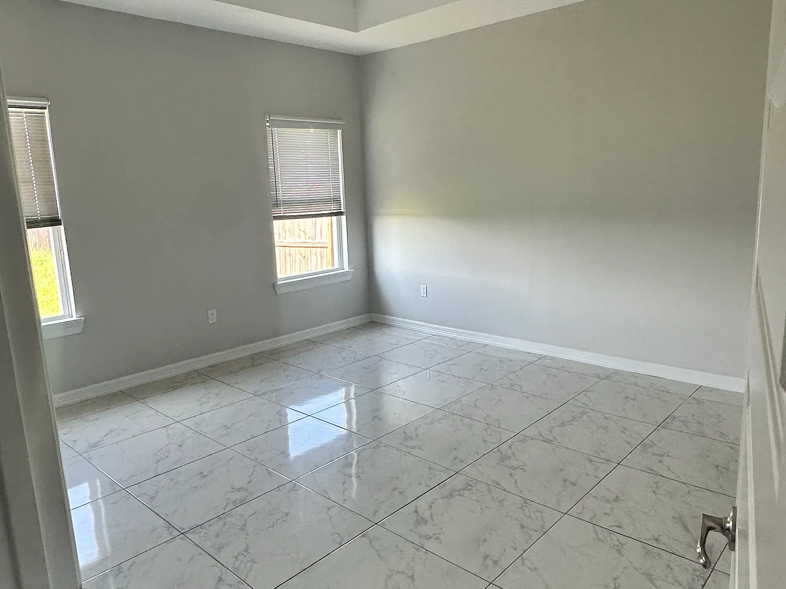 3 bed, 2.5 bath, 1650 sqft, $1,900 — Photo 3