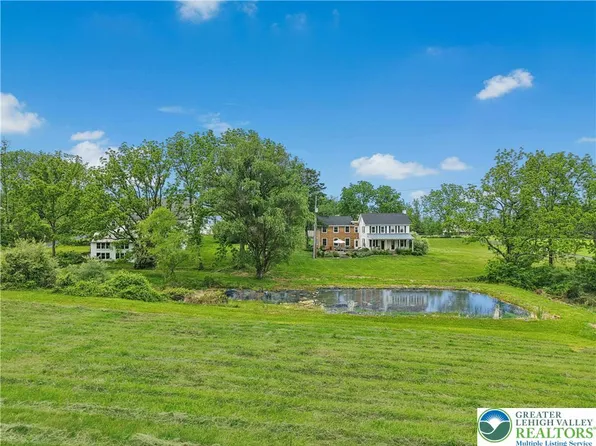 235 Church Hill Rd, Kintnersville, PA 18930