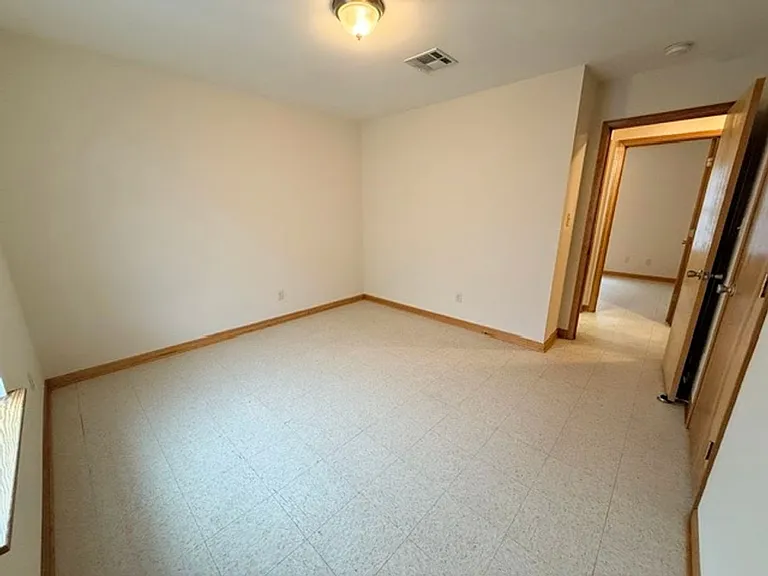 2520 Crockett St — Photo 15