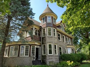 506 S 7th Ave, West Bend, WI 53095