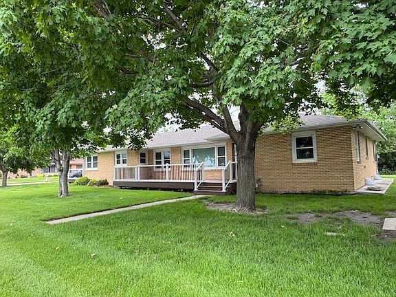 2nd image of 208 W Neely St