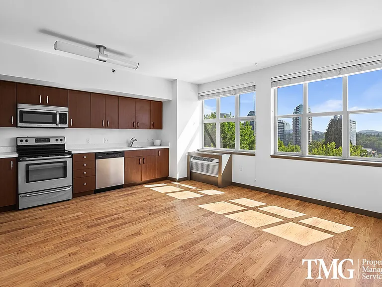 Corbett Heights Apartment Homes — Photo 41