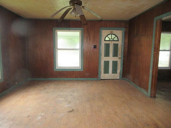 4th image of 423 G St NE