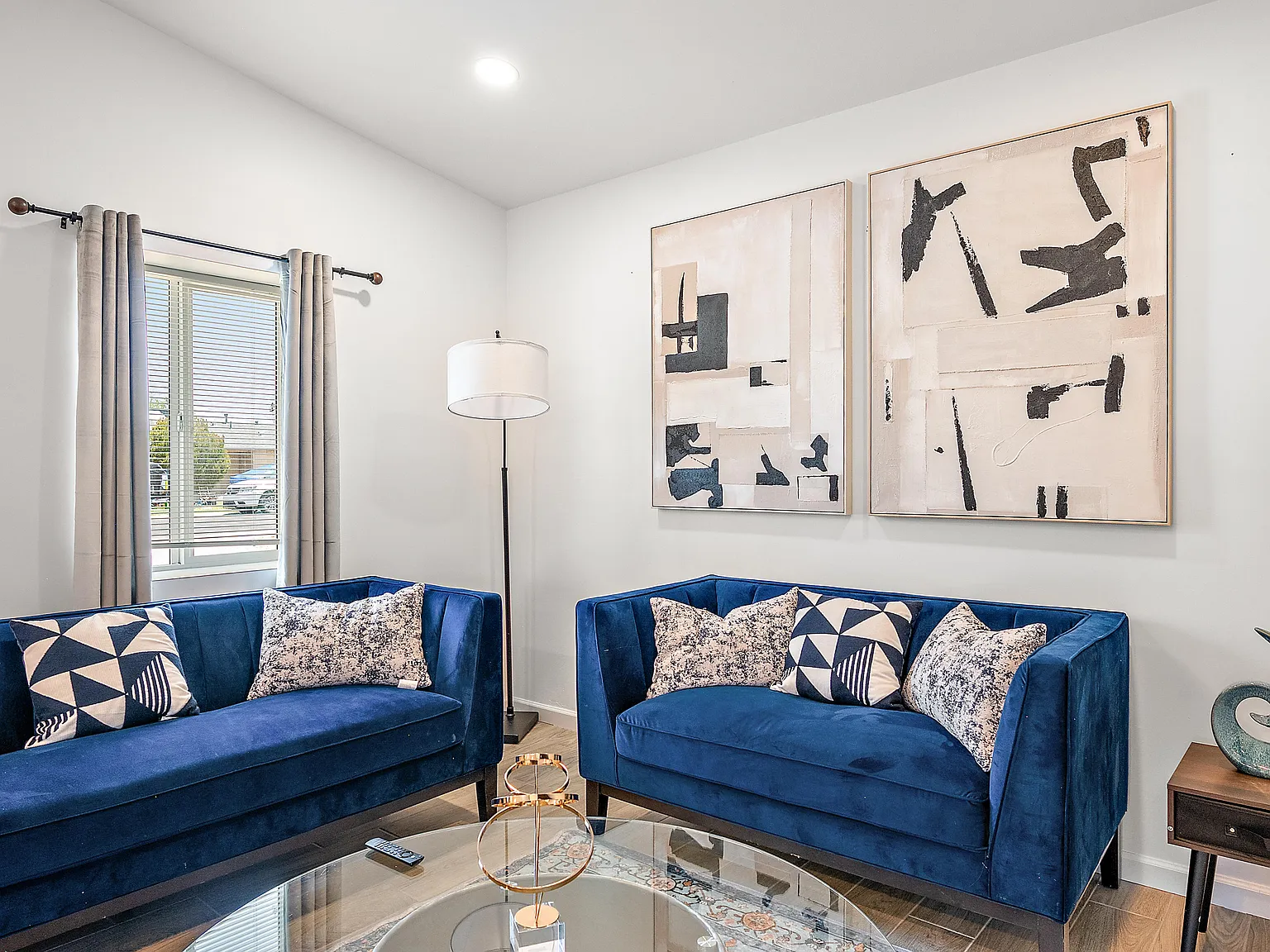 2 bed, 1056 sqft, $2,200 — Photo 3