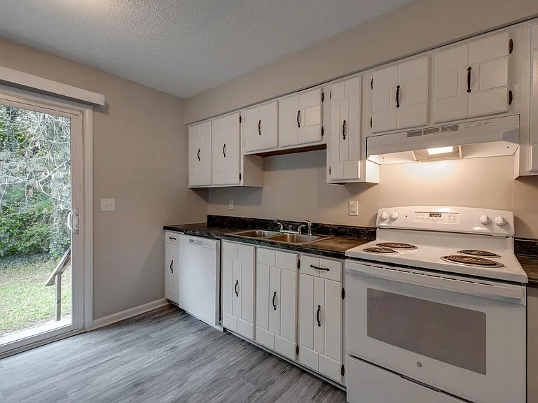 3814 Cherwood Ln #B — Photo 11