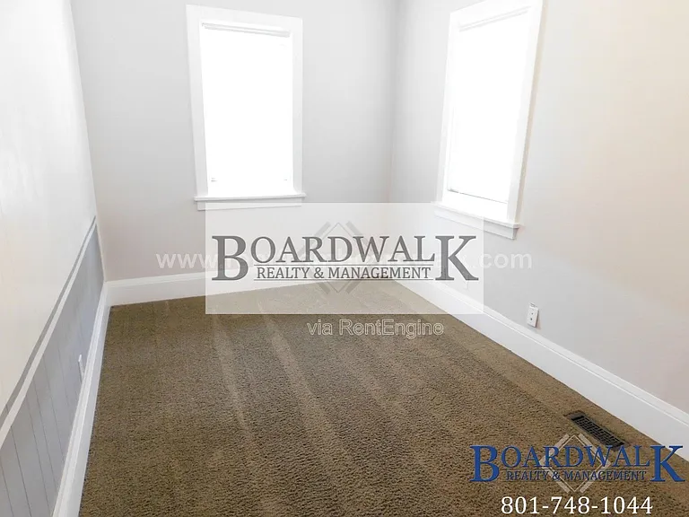657 E Warnock Ave — Photo 25