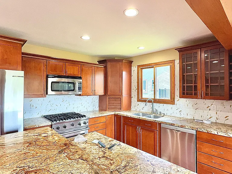 8730 N Silver Spur Rd — Photo 63