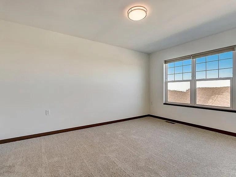 1931 Eastwood Way #1931 — Photo 35