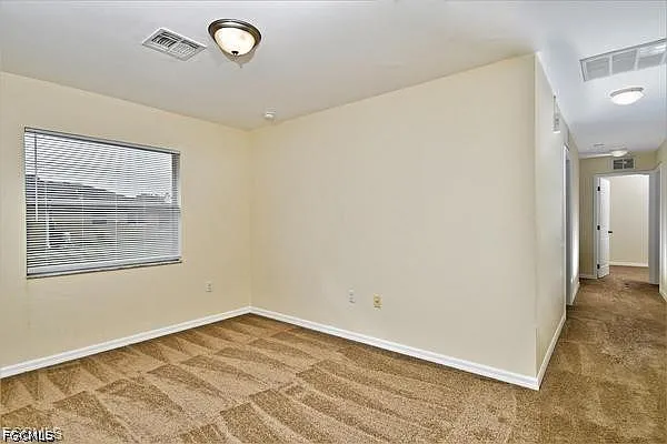3 bed, 2.0 bath, 1048 sqft, $1,695 — Photo 3