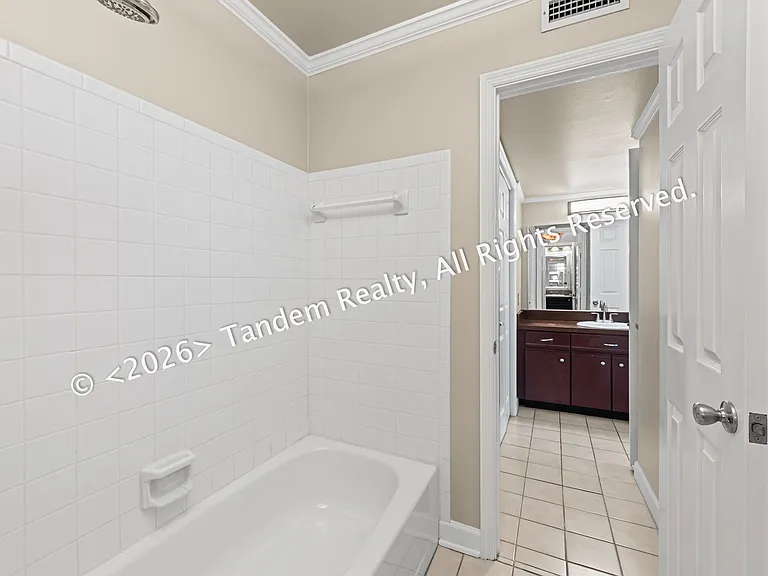 937 Russell St Apt 10 (17)_07222026