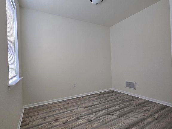 5th image of 47 Tyndall Trl