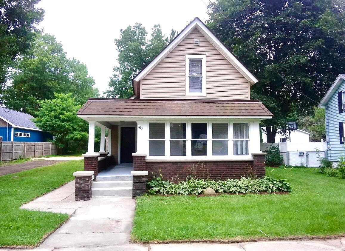 303 W Wayne St, Dowagiac, MI 49047 Zillow