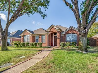 233 Touchdown Dr, Irving, TX 75063