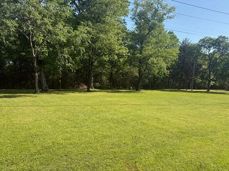 139 E Military Rd — Photo 23