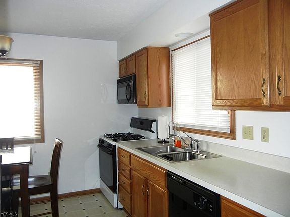 4th image of 4838 E 86th St