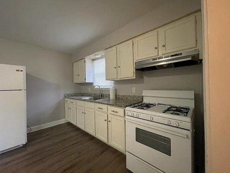 851 W Harlan Ave — Photo 15