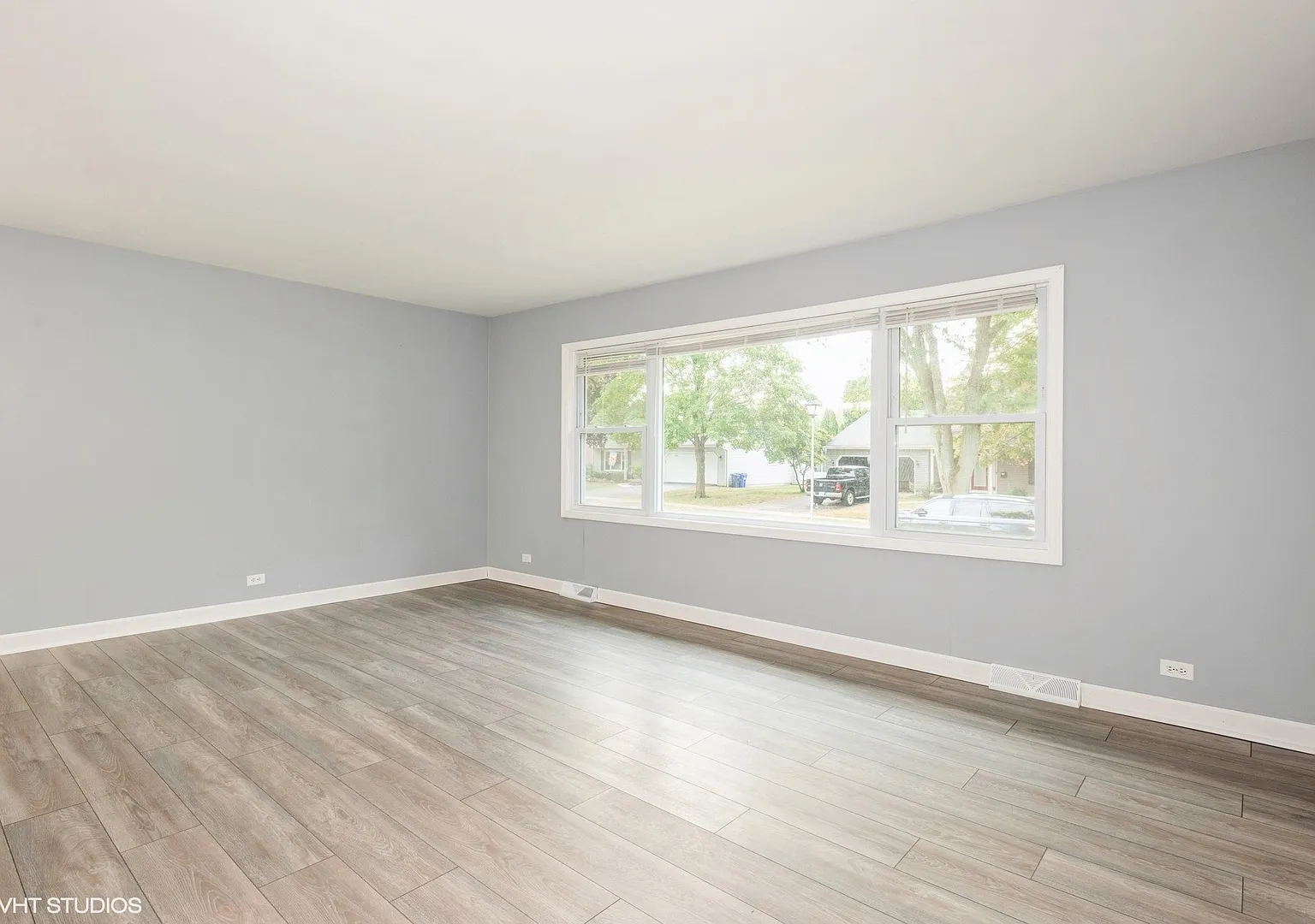 3 bed, 1.5 bath, 1262 sqft, $3,250 — Photo 3