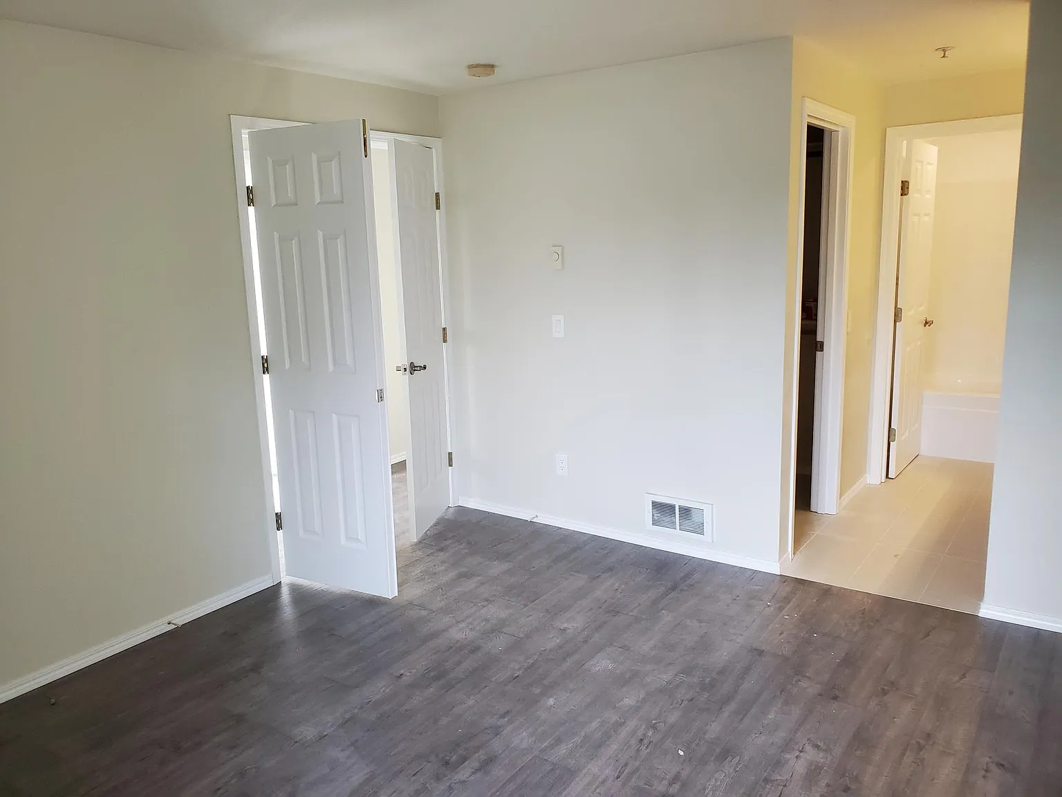2 bed, 957 sqft, $2,400 — Photo 4
