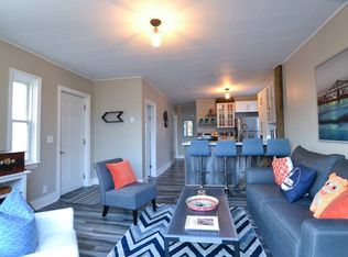 89 Fairbanks St #4, Halifax, NS B3A 1C5
