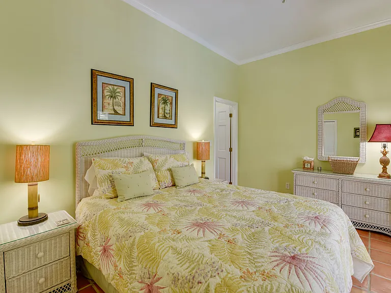 Guest bedroom