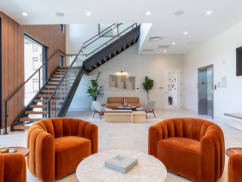 Leasing Office Lobby