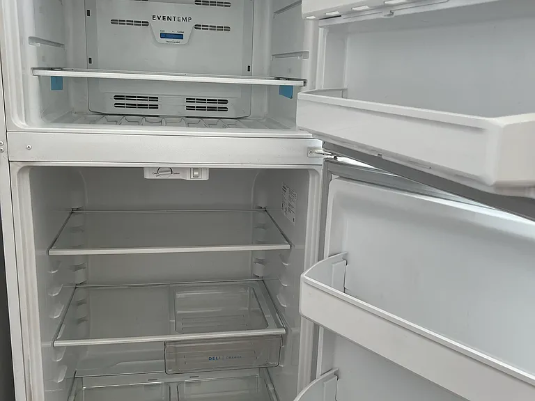 NEW GE refrigerator.
Energy Star rated.