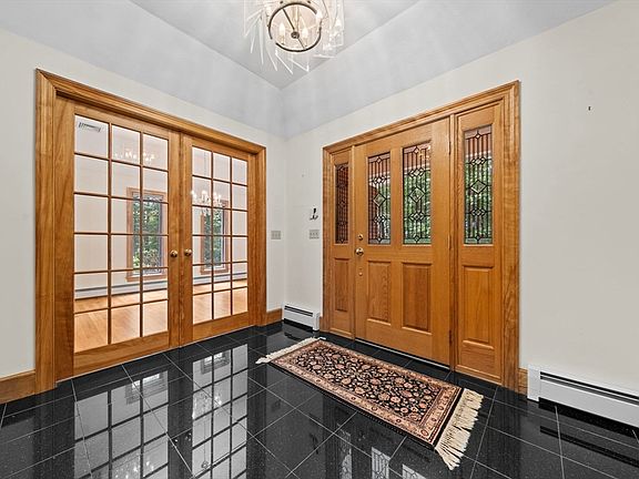 3rd image of 89 North St