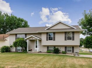 2410 C St SW, Cedar Rapids, IA 52404