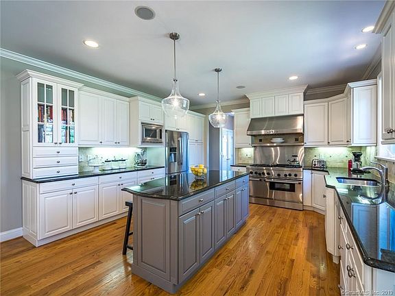 5th image of 35 Hampton Ct