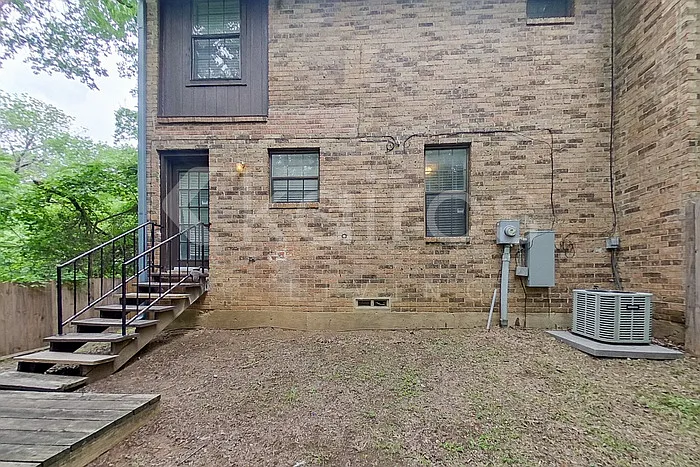 2140 Woodnote Ln — Photo 17