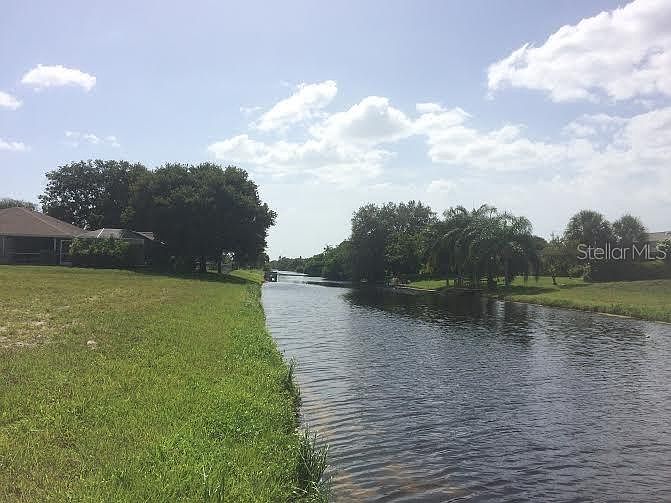 2nd image of 100 Mark Twain Ln
