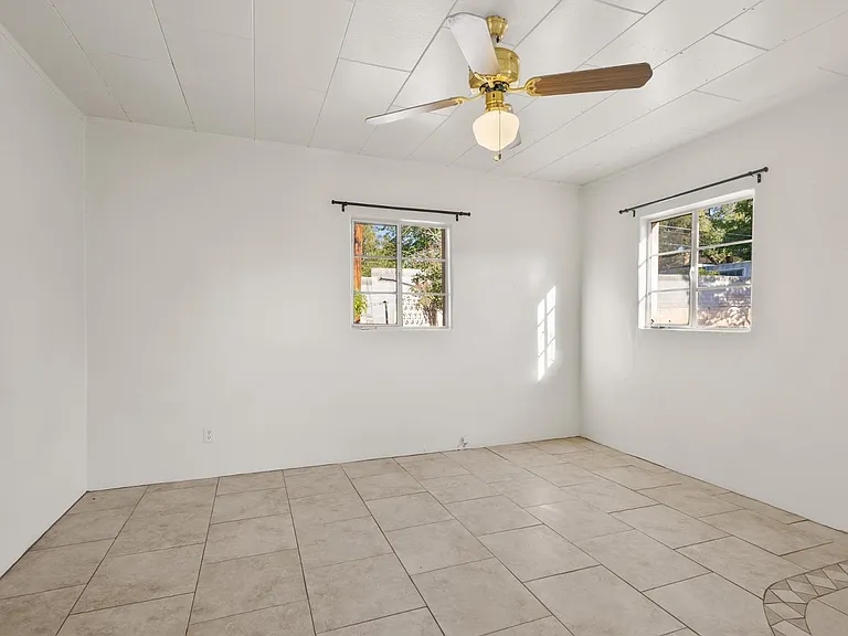 306 Carlisle Blvd SE #C — Photo 12