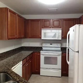 3 bed, 2.5 bath, 1685 sqft, $2,800 — Photo 3