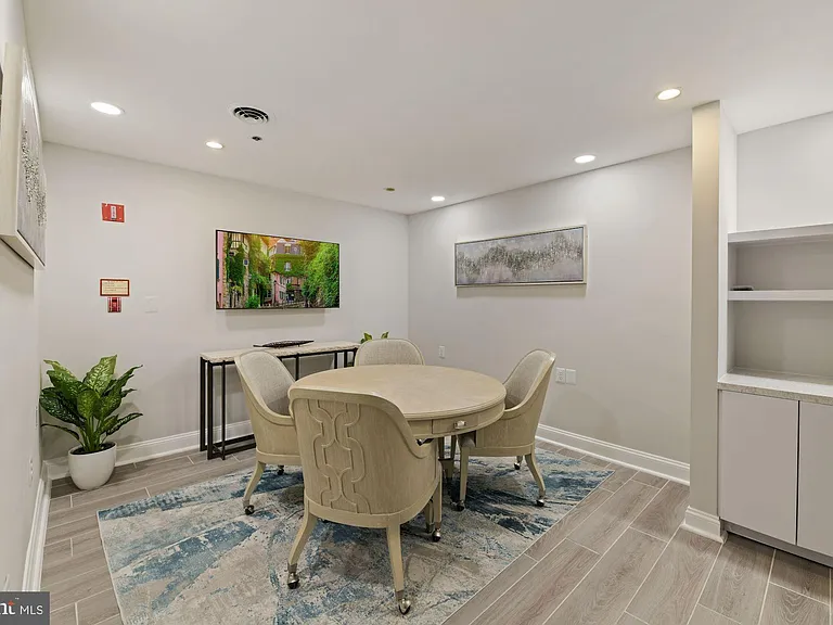 1001 N Vermont St #813 — Photo 19