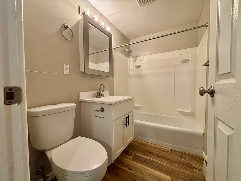 1116 Ann St #8 — Photo 7