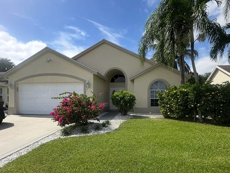 12781 Meadowbreeze Dr