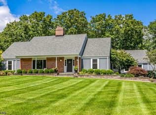 12 Bridgewood Ct, Belle Mead, NJ 08502