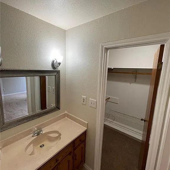 1305 James Cir — Photo 10