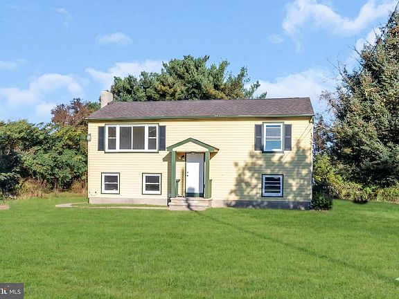 2nd image of 76 Rockville Rd