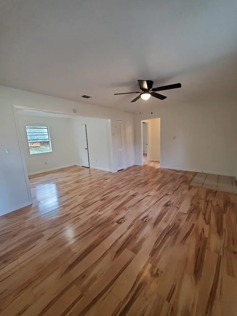 3 bed, 1259 sqft, $1,195 — Photo 1