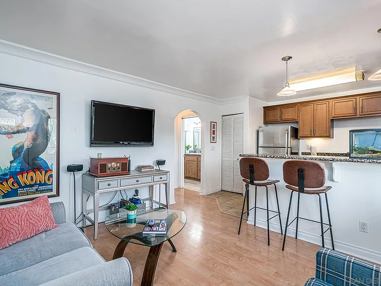 800 N Mollison Ave N #35 — Photo 2