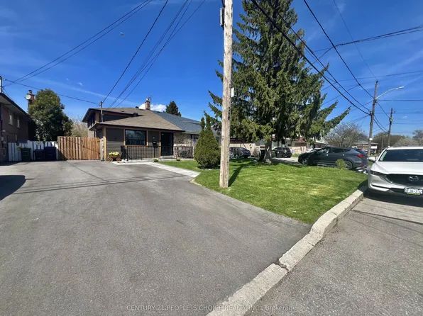 73 Newlin Cres, Toronto, ON M3L 1X5