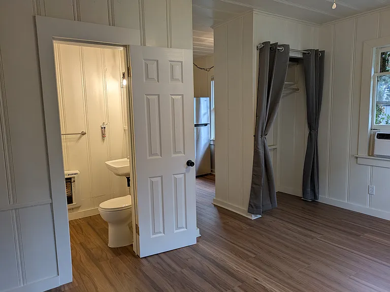 707 NE 15th St #1/2 — Photo 10
