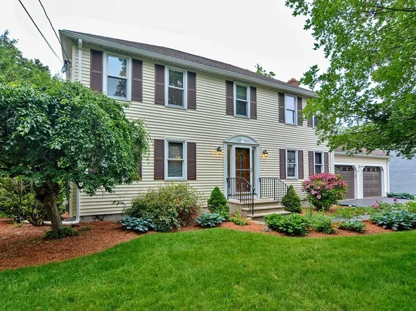 13 Tammie Rd, Hopedale, MA 01747