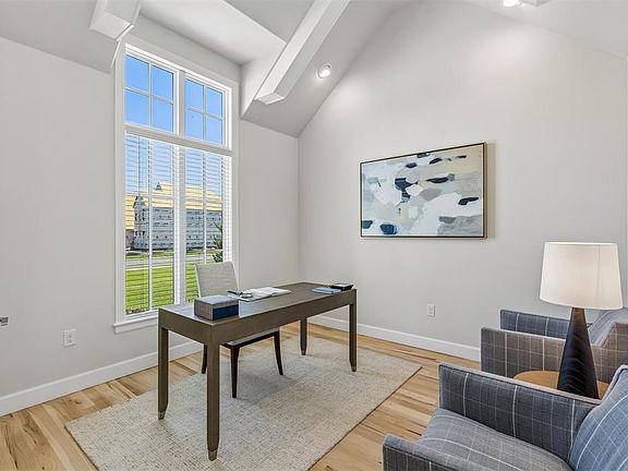 3rd image of 4130 Richards Way NE