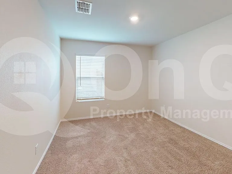 5322 Longshadow Dr — Photo 11