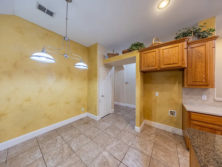 6366 Shadywood Dr — Photo 27
