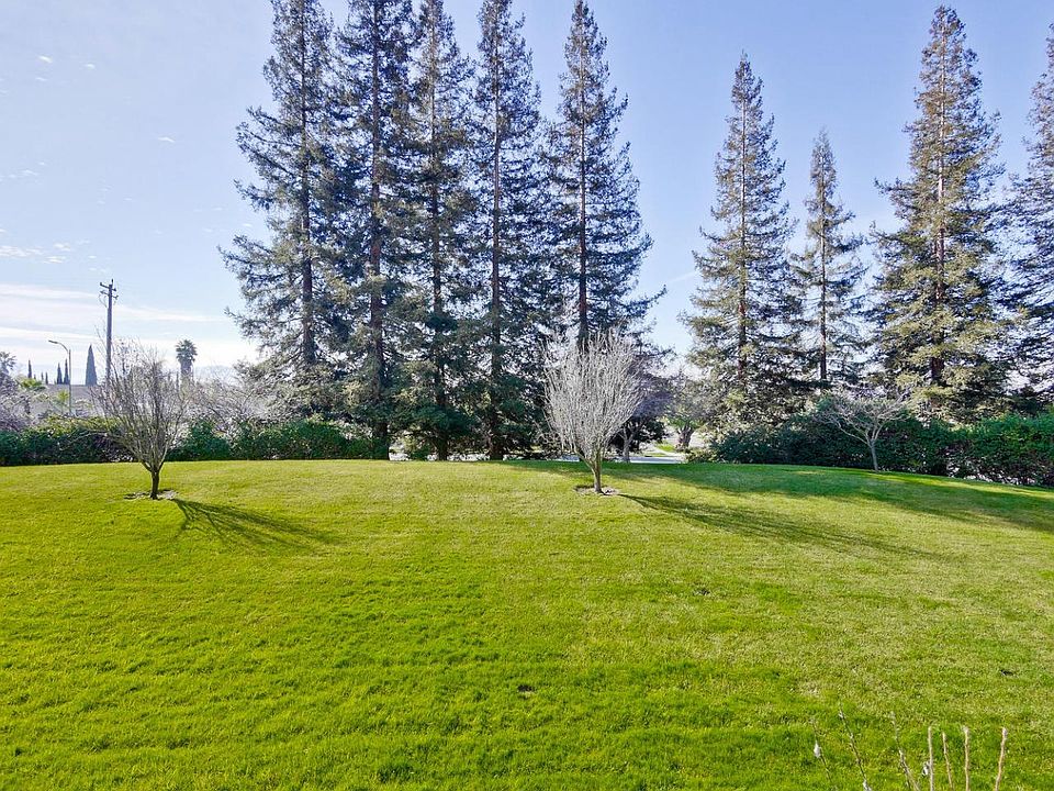 2nd image of 1835 Indian Creek Ct