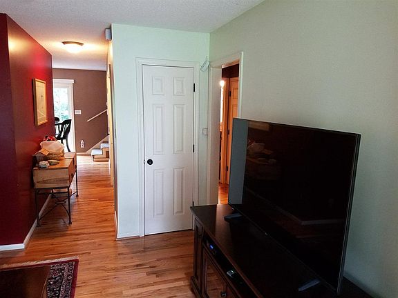 5th image of 114 Brookwood Creek Dr