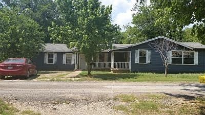1st image of 104 E Avenue A